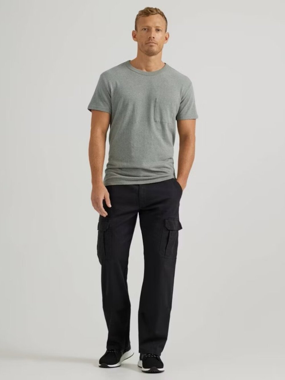 NWT Men's Wrangler 34x34 ATG Relaxed Black Cargo Pants